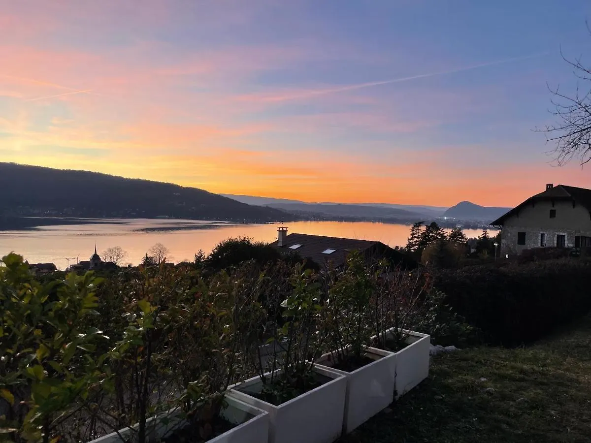 Maisonnette vue panoramique lac d'Annecy Veyrier-du-Lac France